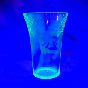 Vintage 1920s Belmont Tumbler Company‎ "Bowknot" Uranium Tumbler GLOWS
